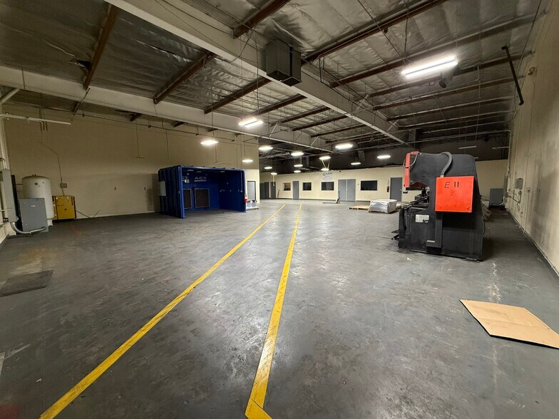 More Photos Of 28258 Avenue Stanford, Valencia Manufacturing For Sale