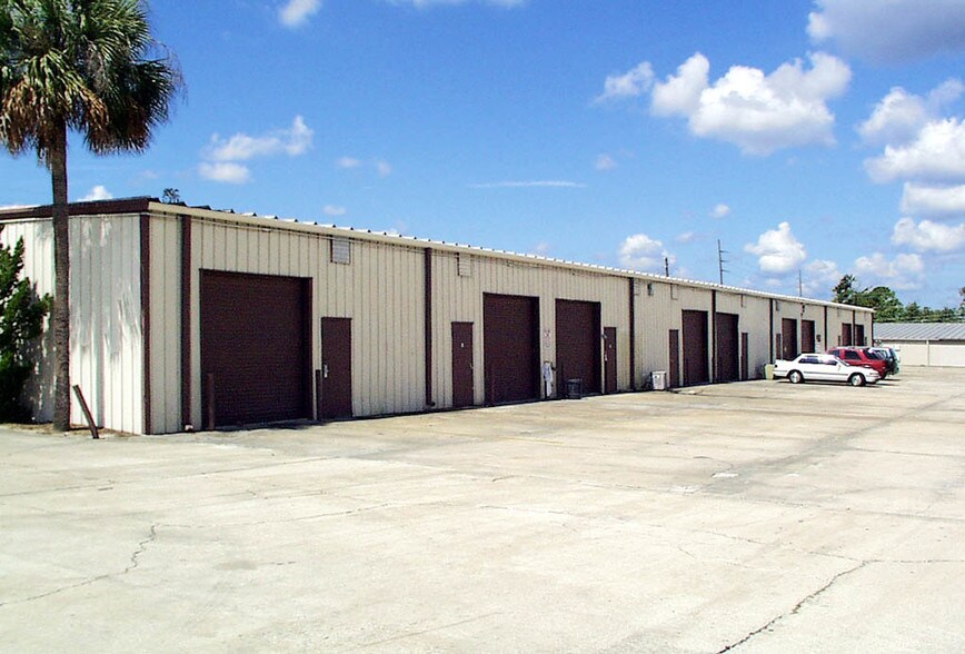 More Photos Of 490 North St, Longwood Flex For Lease