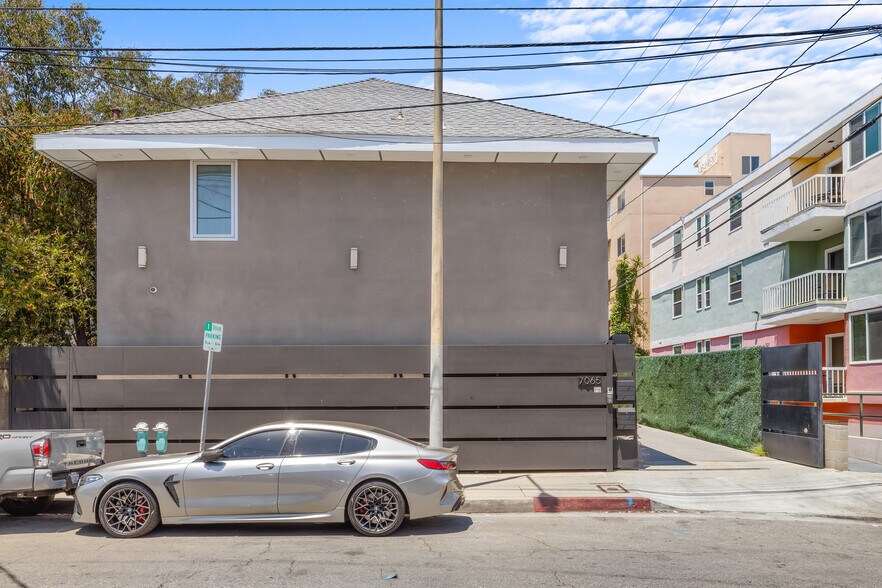 More Photos Of 7065 Lexington Ave, West Hollywood Loft Creative Space For Sale