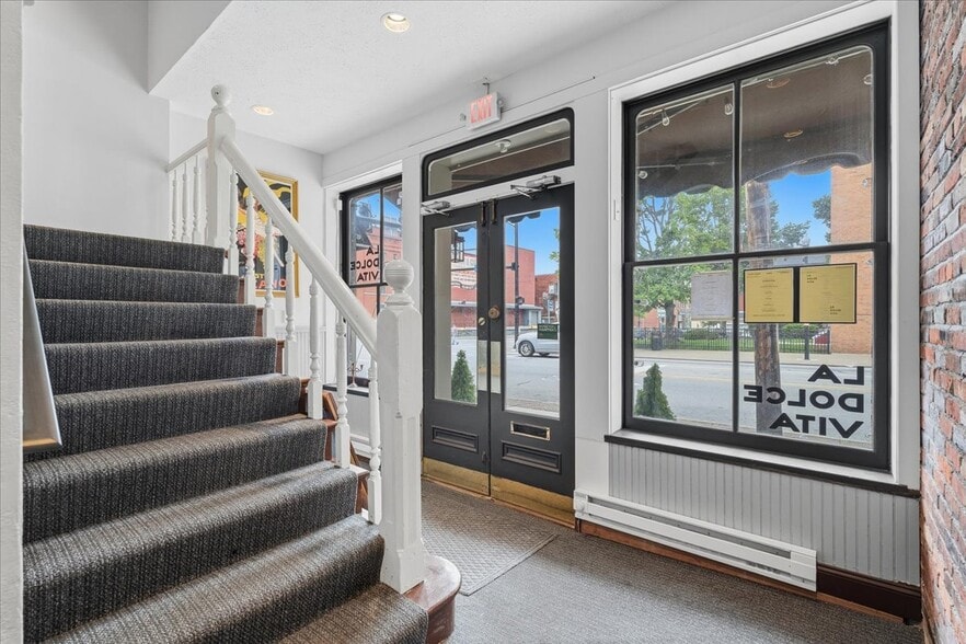 More Photos Of 2104 E Carson St, Pittsburgh Restaurant For Sale