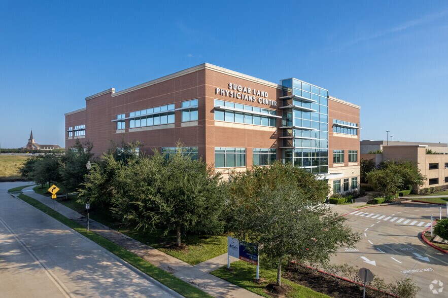 More Photos Of 7616 Branford Pl, Sugar Land Medical For Sale