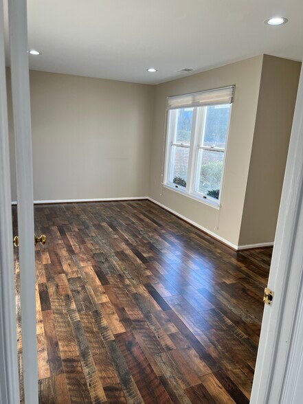 More Photos Of 10520 Warwick Ave, Fairfax Medical For Lease