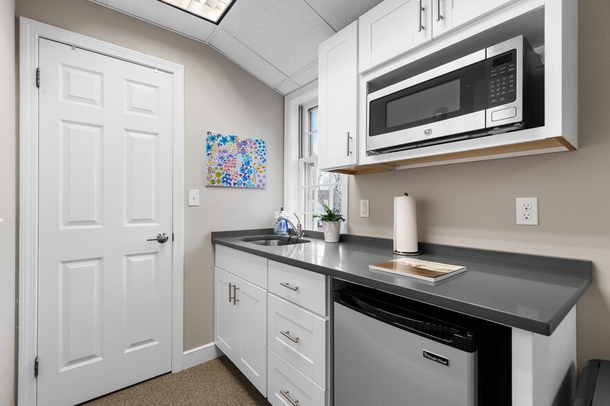 More Photos Of 271 Lincoln St, Lexington Office For Lease