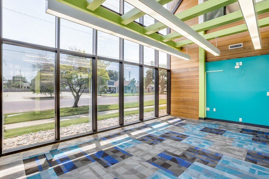 More Photos Of 500 W 1st Ave, Hutchinson Office For Sale