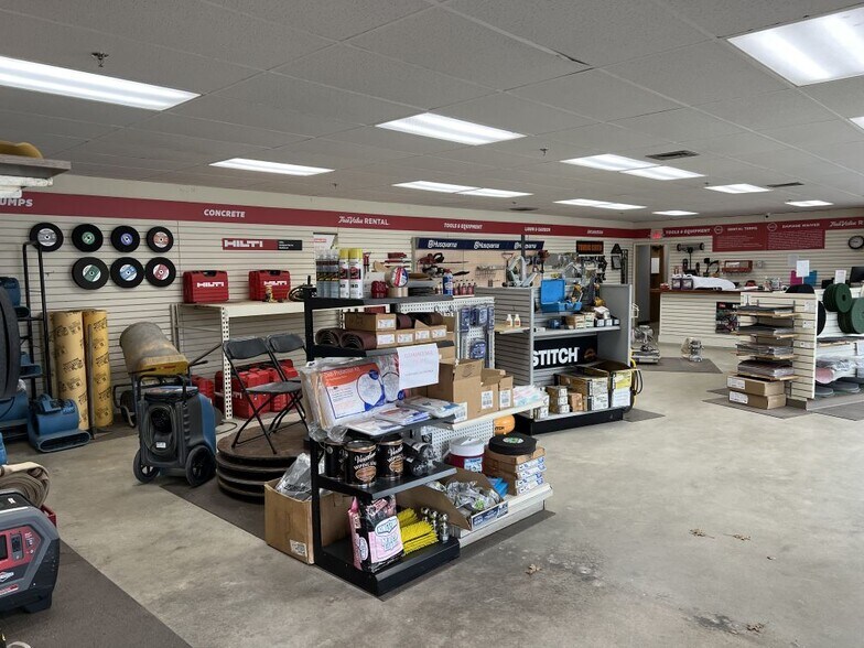 More Photos Of 160 N Branford Rd, Branford Warehouse For Sale