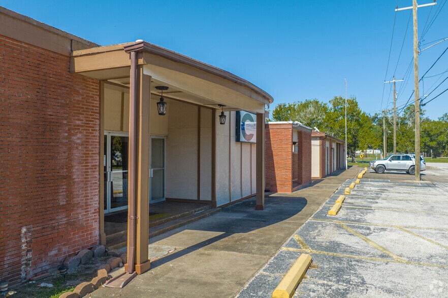 More Photos Of 322 Laurel St, La Marque Freestanding For Sale