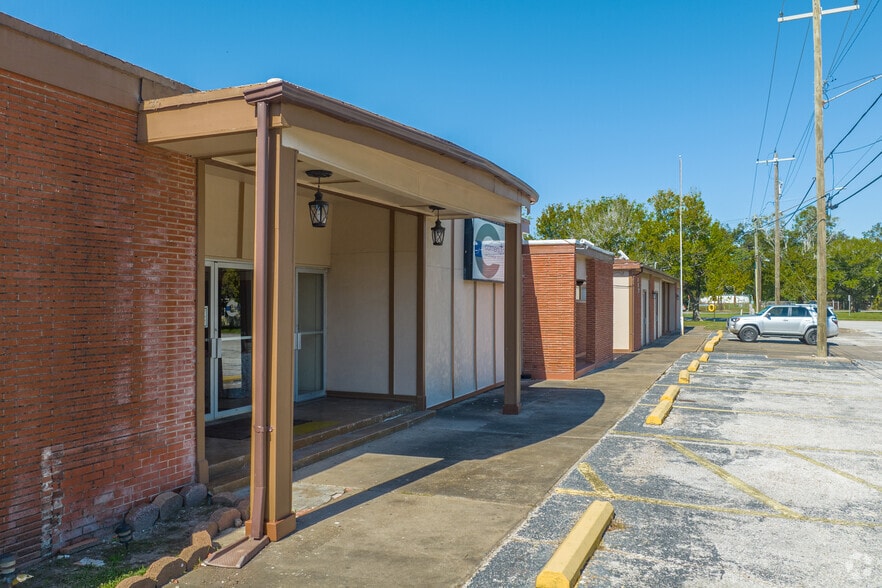 More Photos Of 322 Laurel St, La Marque Freestanding For Sale