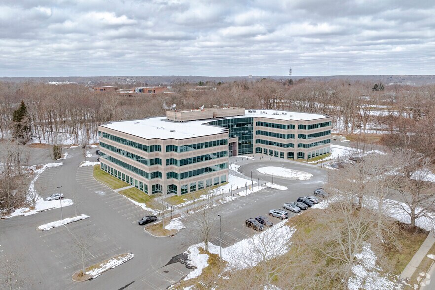 More Photos Of 440 Wheelers Farms Rd, Milford Office For Lease