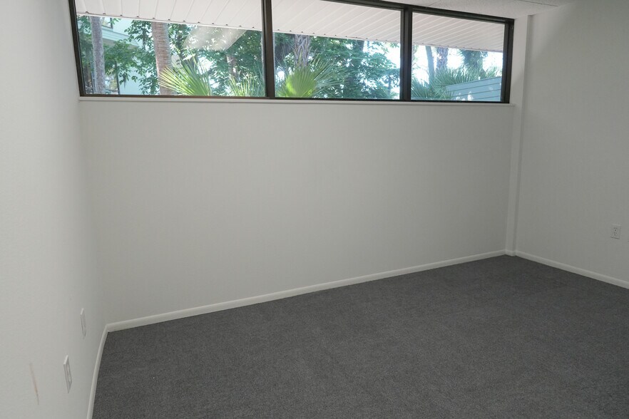 More Photos Of 2477 Stickney Point Rd, Sarasota Medical For Sale