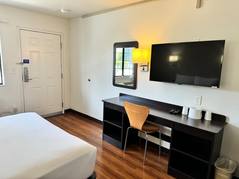 More Photos Of 2470 S Garey Ave, Pomona Hotel For Sale