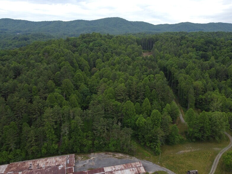 More Photos Of 6421 Highway 91 N, Laurel Bloomery Warehouse For Lease