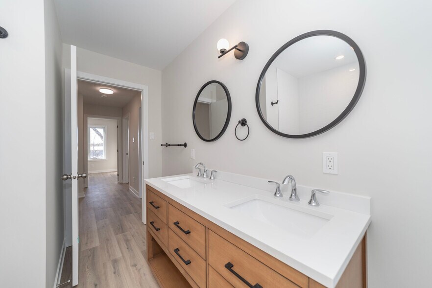 More Photos Of 36 Main St E, Mississippi Mills Apartments For Sale