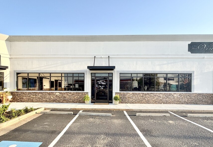 More Photos Of 1281 S Houston Lake Rd, Warner Robins Restaurant For Lease