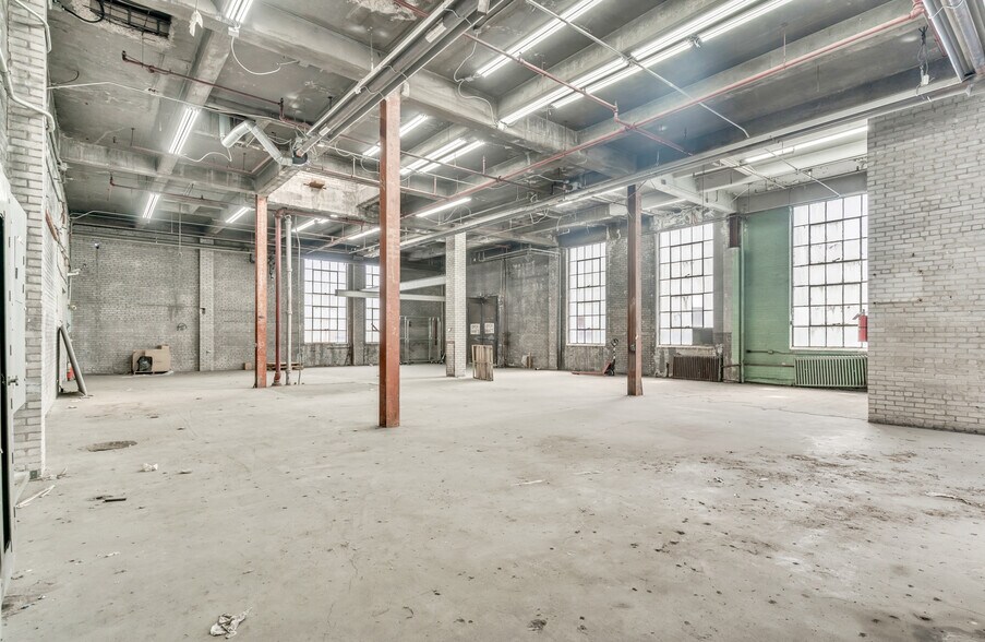 More Photos Of 150 Avenue L, Newark Warehouse For Sale