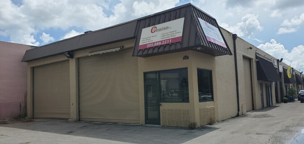 More Photos Of 4201-4237 NW 37th Ave, Miami Warehouse For Lease