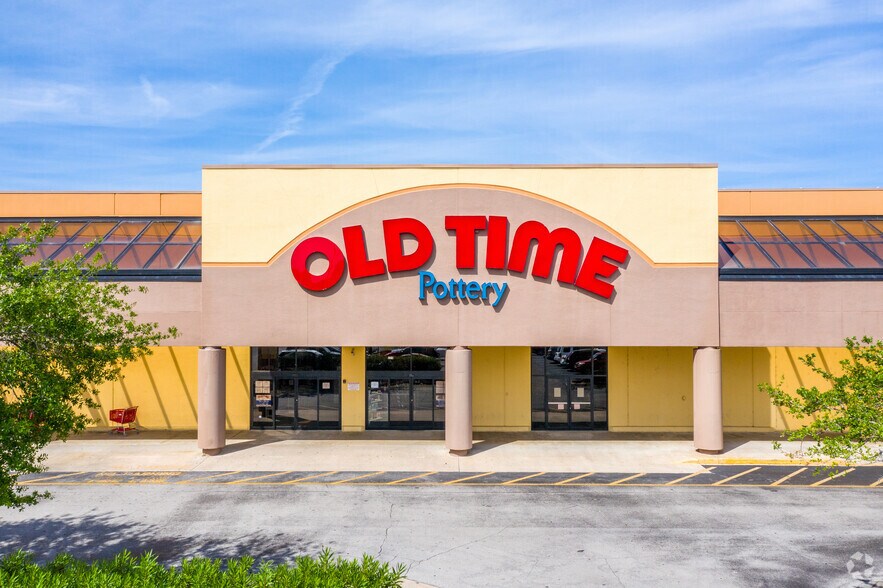 More Photos Of 204-298 E Semoran Blvd, Casselberry General Retail For Lease