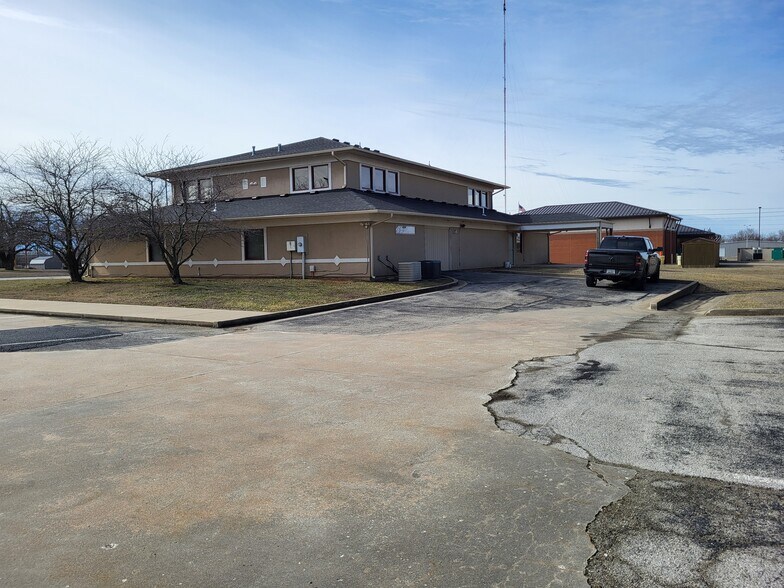 More Photos Of 2709 W 13th St, Joplin Medical For Sale