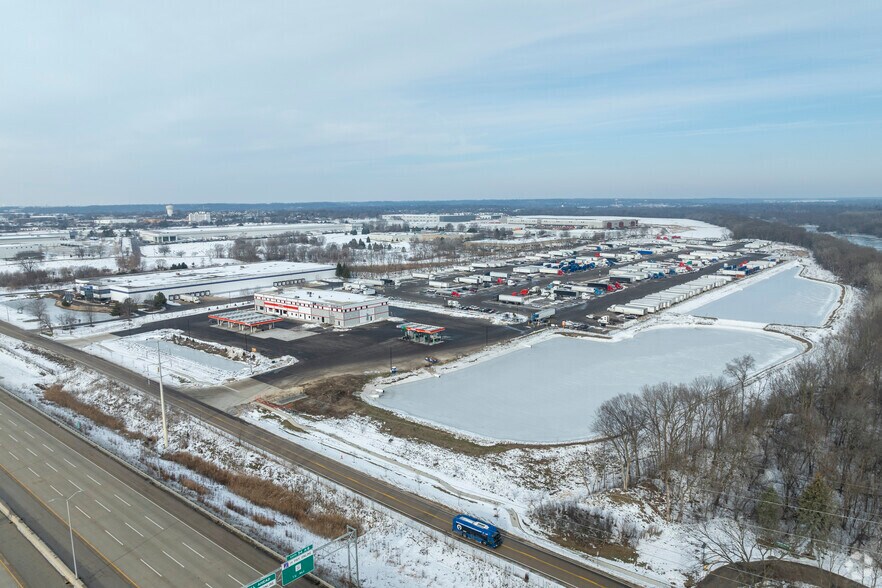 More Photos Of 70 Airport Rd, Elgin General Retail For Sale