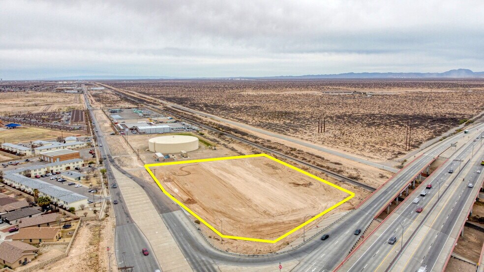 More Photos Of 10100 Railroad Dr., El Paso Warehouse For Lease