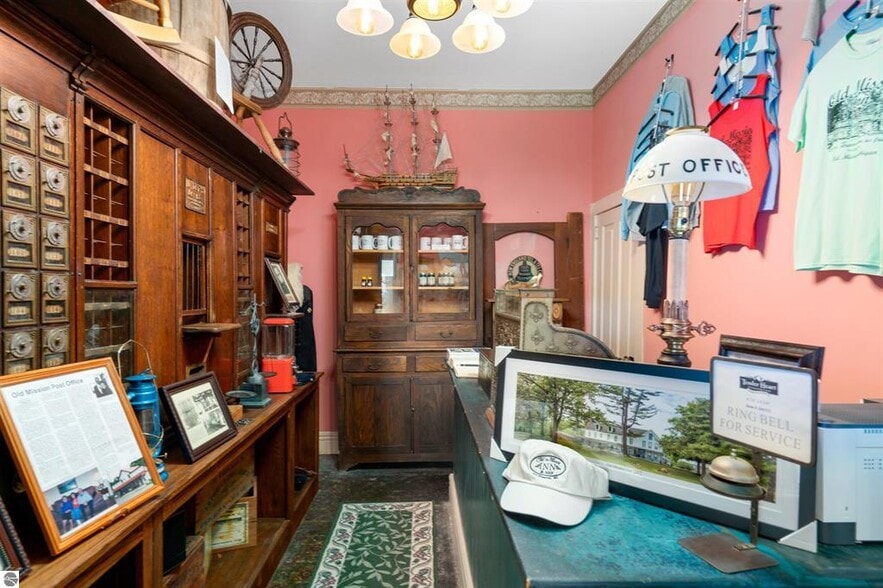 More Photos Of 18599 Mission Rd, Traverse City Hotel For Sale