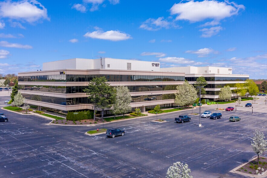 More Photos Of 17177 N Laurel Park Dr, Livonia Office For Lease