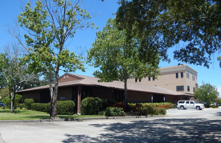 More Photos Of 13777 Belcher Rd, Largo Medical For Lease