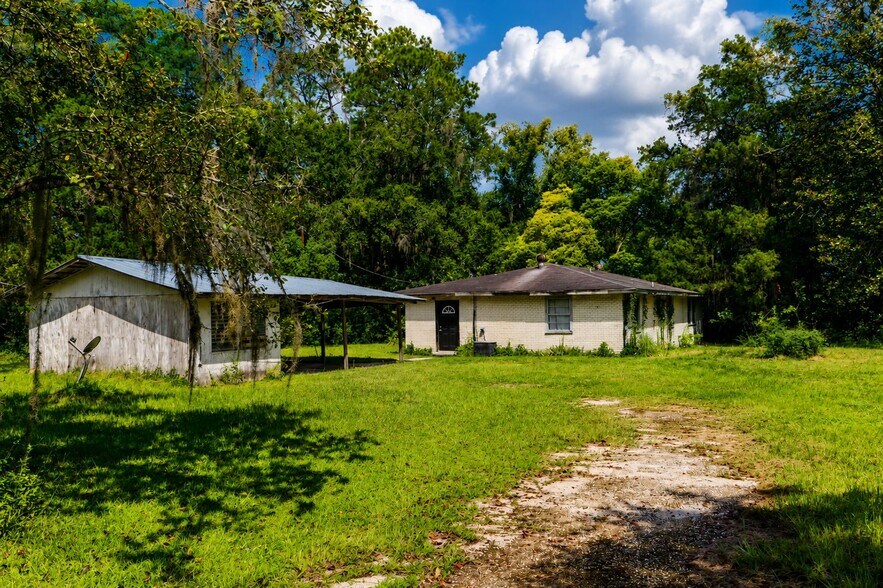 More Photos Of 103 Container rd, Starke Flex For Sale