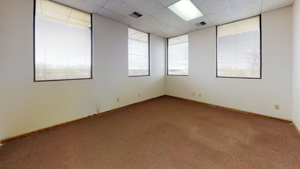 More Photos Of 1919 N Amidon St, Wichita Office For Lease