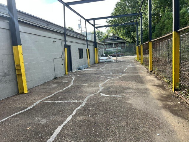 More Photos Of 1338 Hull St, Louisville Manufacturing For Sale