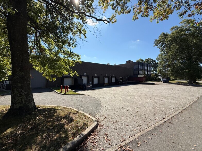 More Photos Of 420 Columbus Ave, Valhalla Office For Lease