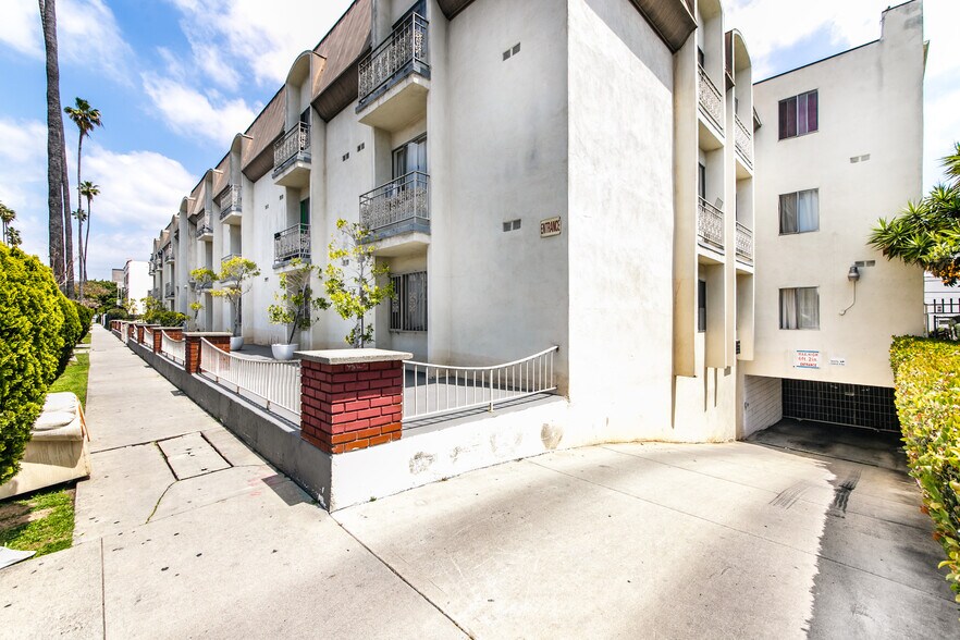 More Photos Of 130 N Alexandria Ave, Los Angeles Apartments For Sale