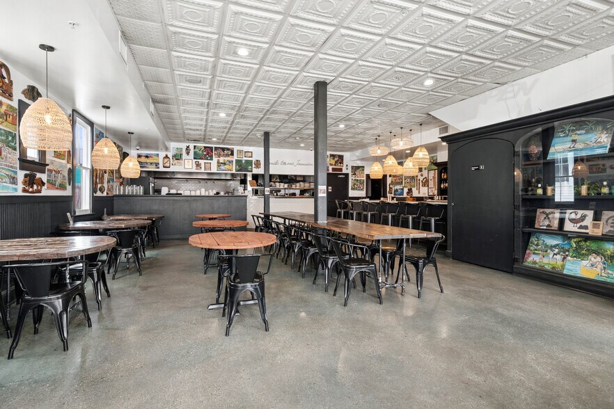 More Photos Of 8227-8229 Oak St, New Orleans Restaurant For Sale