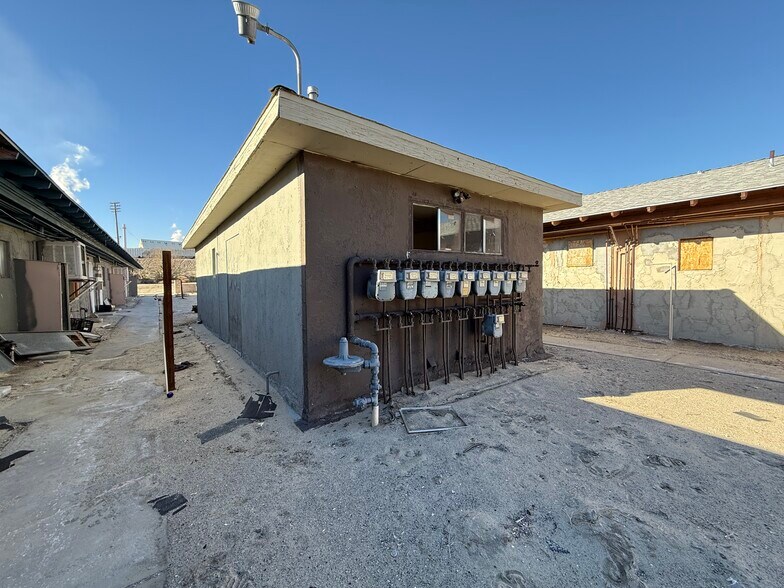 More Photos Of 83298-83420 Argus Ave, Trona Apartments For Sale