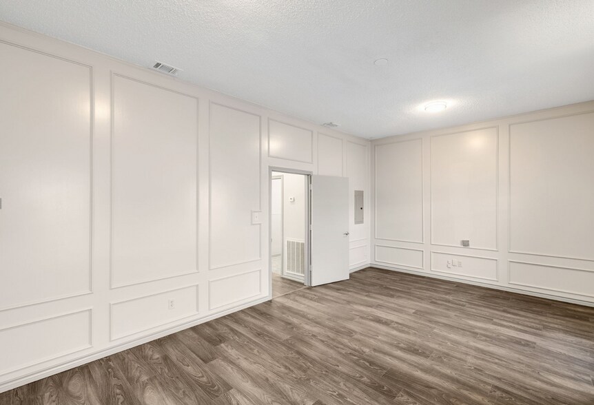 More Photos Of 1619 W Irving Blvd, Irving Loft Creative Space For Lease