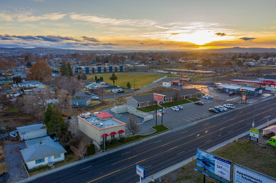 More Photos Of 2417 W Kennewick Ave, Kennewick Restaurant For Lease