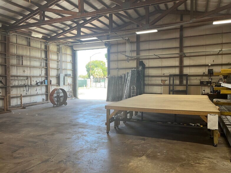 More Photos Of 1401 S French Ave, Sanford Warehouse For Lease