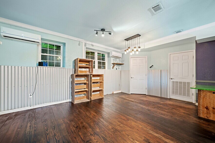 More Photos Of 108 N Main St, Ellijay Storefront Retail Residential For Sale