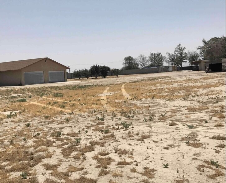 More Photos Of 9201 W Avenue A, Rosamond General Retail For Sale