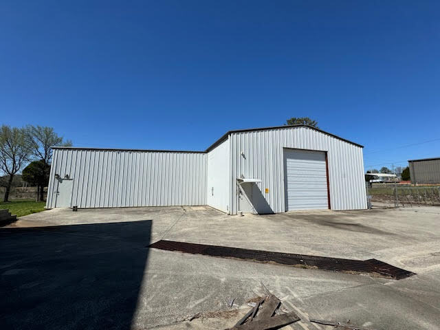 More Photos Of 7272 Governors Dr NW, Huntsville Warehouse For Lease