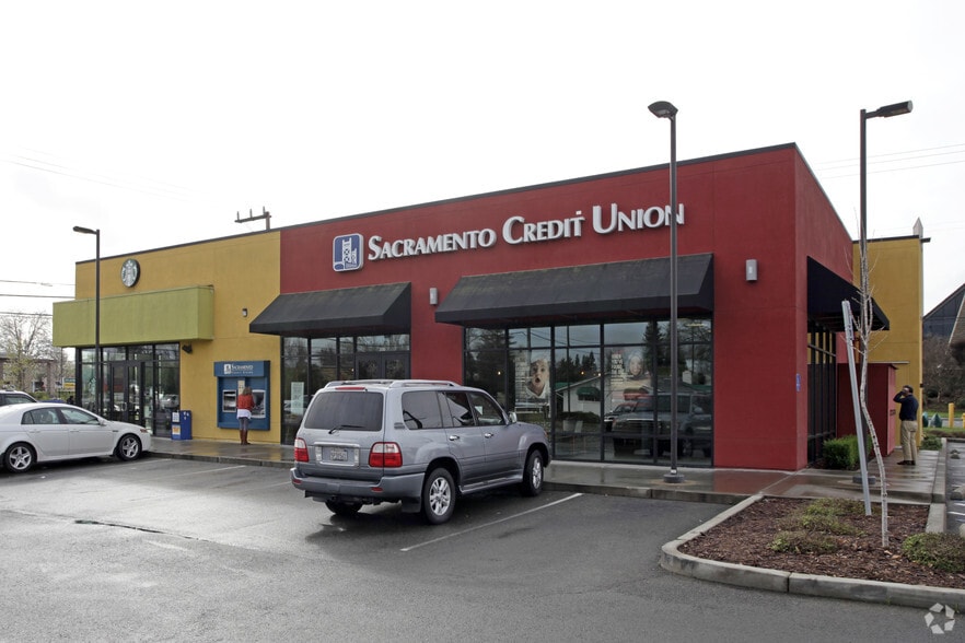 More Photos Of 3045 Arden Way, Sacramento Freestanding For Lease