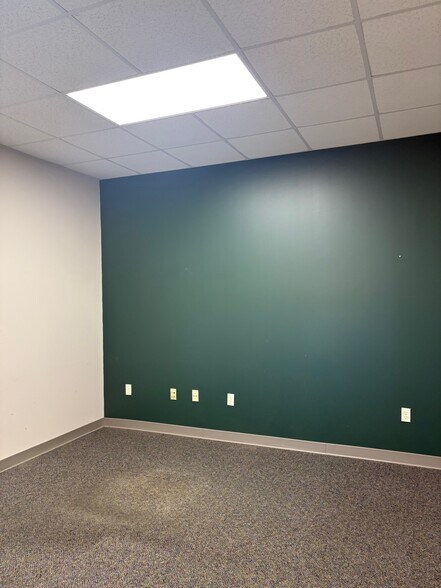 More Photos Of 16600-16622 N Western Ave, Edmond Unknown For Lease