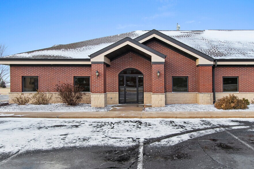 More Photos Of 1201 Enterprise Dr, De Pere Office For Lease