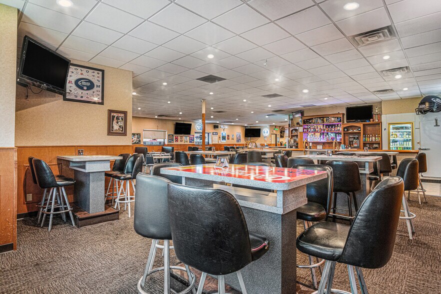 More Photos Of 203 N Egan Ave, Madison General Retail For Sale