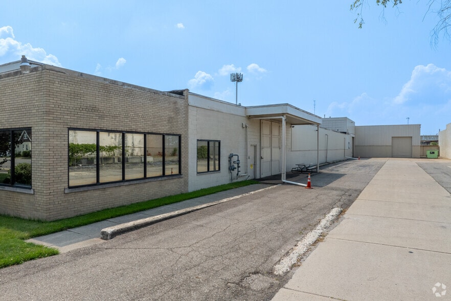 More Photos Of 1601 Wanda St, Ferndale Manufacturing For Sale