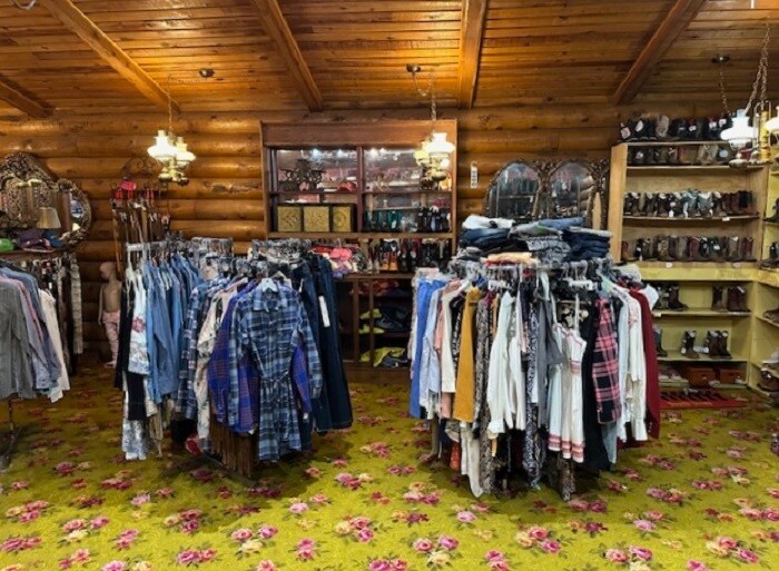 More Photos Of 2424 Williams Ave, Woodward General Retail For Sale