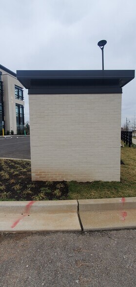 More Photos Of 536 Hub, Bowling Green Office For Lease