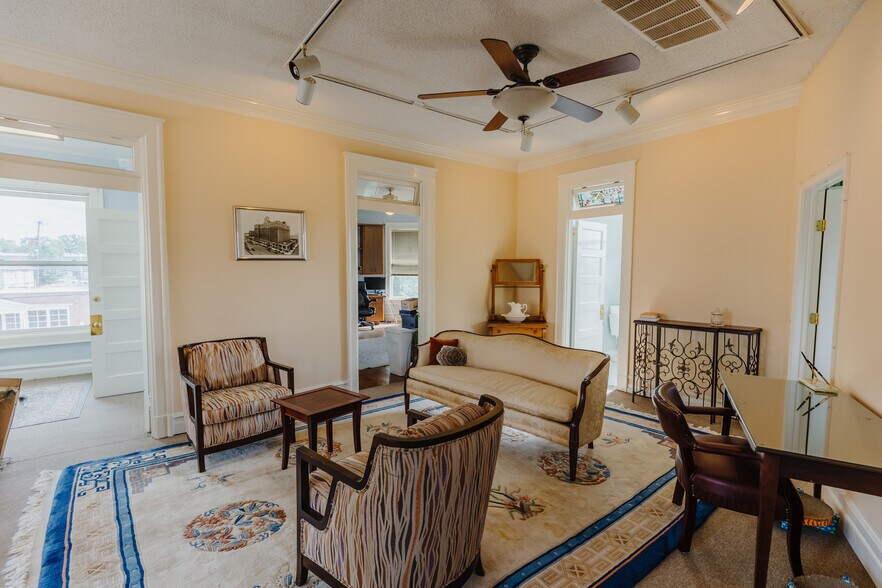 More Photos Of 1448 Madison Ave, Memphis Office For Sale