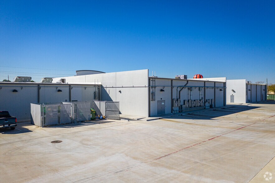 More Photos Of 11740 State Highway 249, Houston Supermarket For Sale