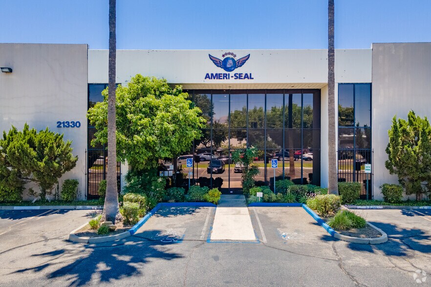 More Photos Of 21330 Superior St, Chatsworth Warehouse For Lease