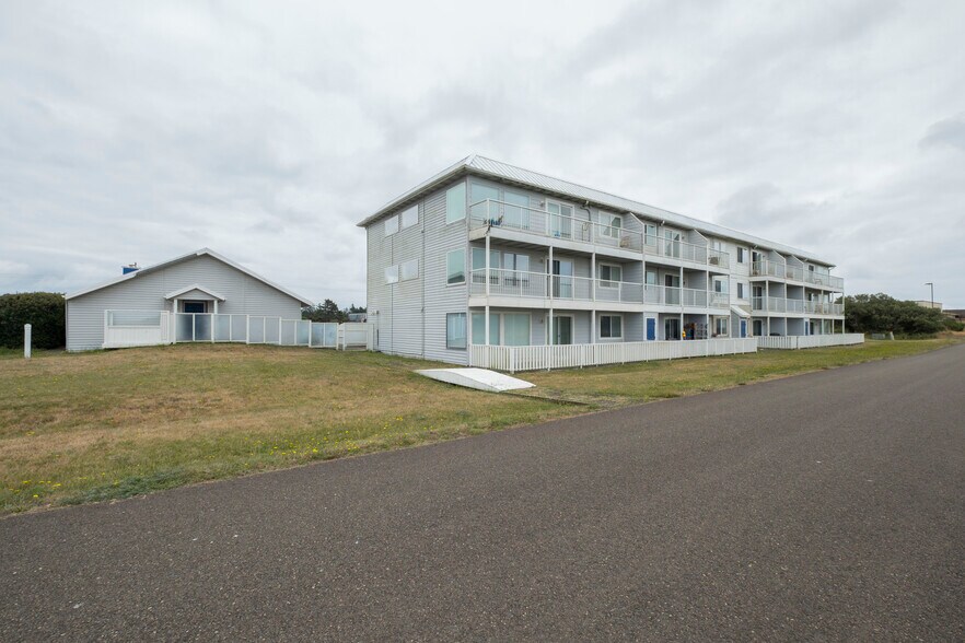 More Photos Of 605 Point Brown Ave NW, Ocean Shores Apartments For Sale